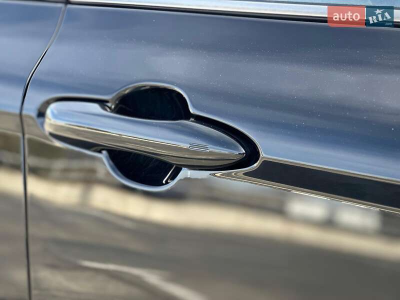 Седан Toyota Camry 2024 в Киеве