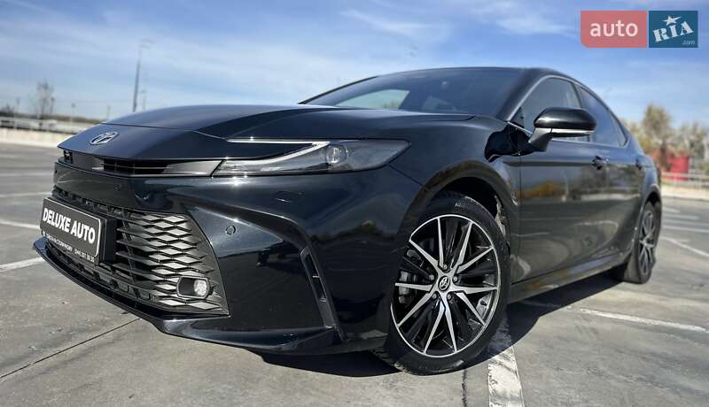 Седан Toyota Camry 2024 в Киеве