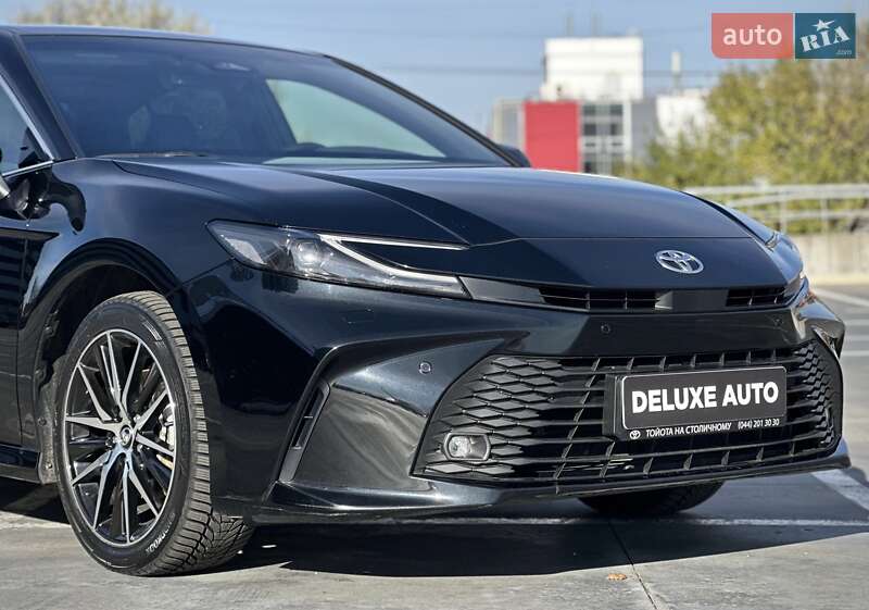 Седан Toyota Camry 2024 в Киеве