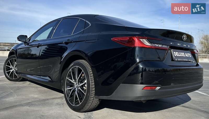 Седан Toyota Camry 2024 в Киеве