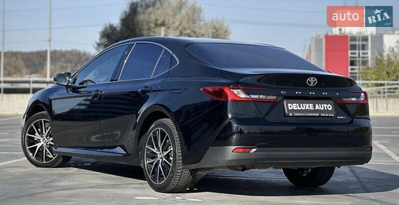 Седан Toyota Camry 2024 в Киеве