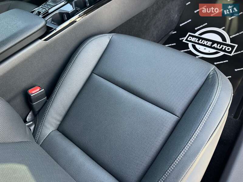 Седан Toyota Camry 2024 в Киеве