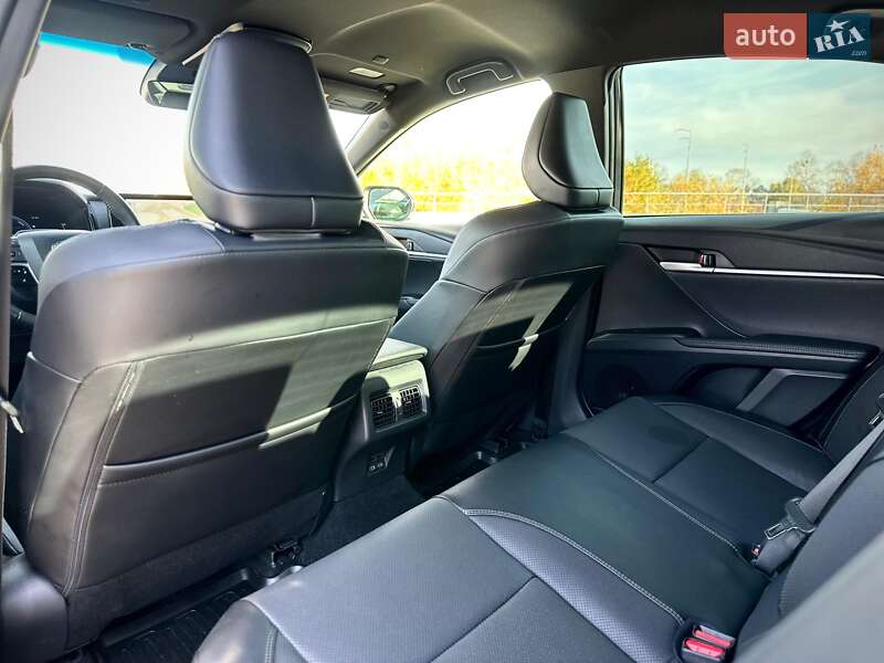 Седан Toyota Camry 2024 в Киеве