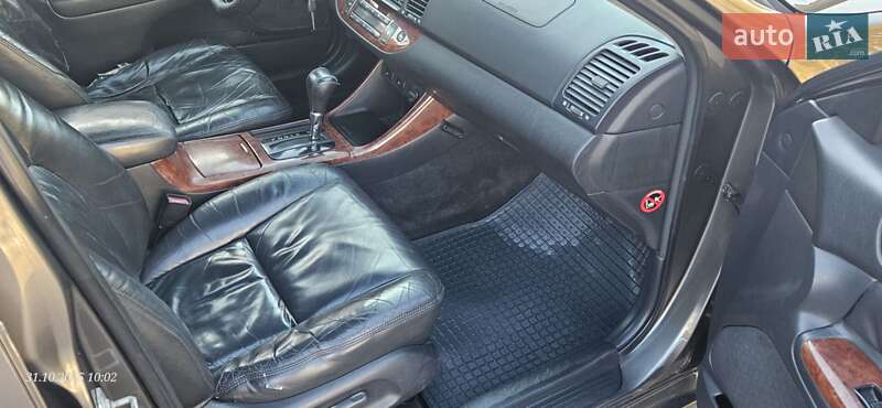 Седан Toyota Camry 2003 в Рівному