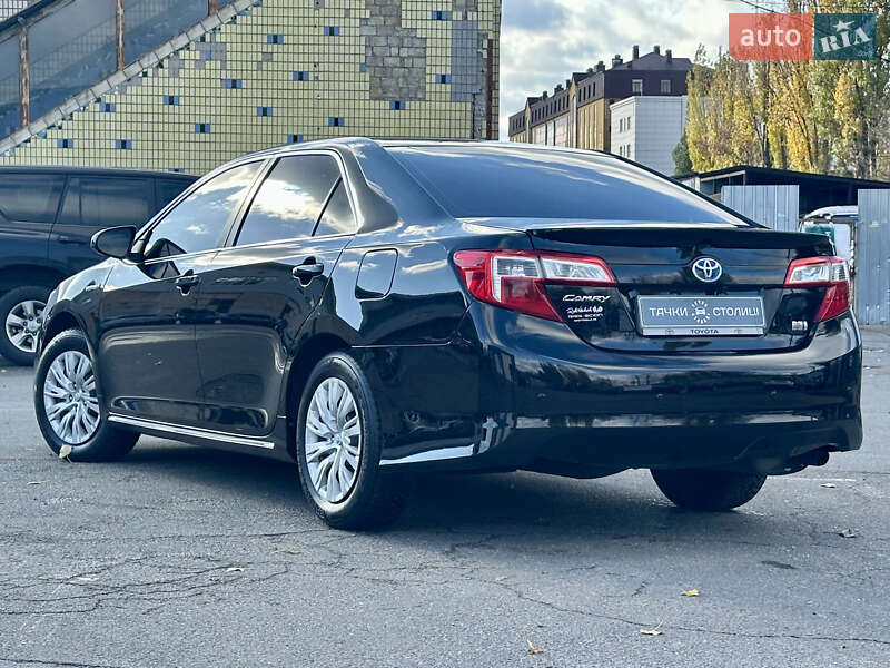 Седан Toyota Camry 2013 в Киеве фото 5 Седан Toyota Camry 2013 в Киеве