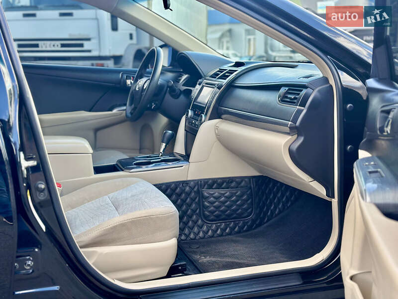 Седан Toyota Camry 2013 в Киеве фото 20 Седан Toyota Camry 2013 в Киеве