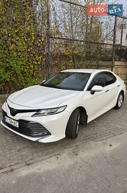 Седан Toyota Camry 2019 в Києві