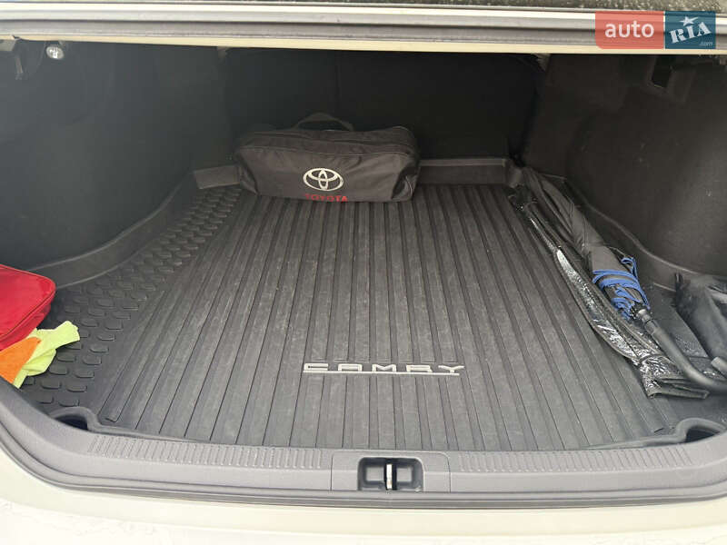 Седан Toyota Camry 2019 в Києві фото 10 Седан Toyota Camry 2019 в Києві
