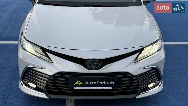 Седан Toyota Camry 2021 в Киеве