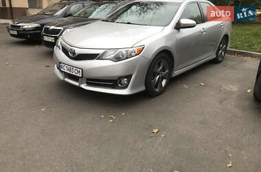 Седан Toyota Camry 2014 в Луцке