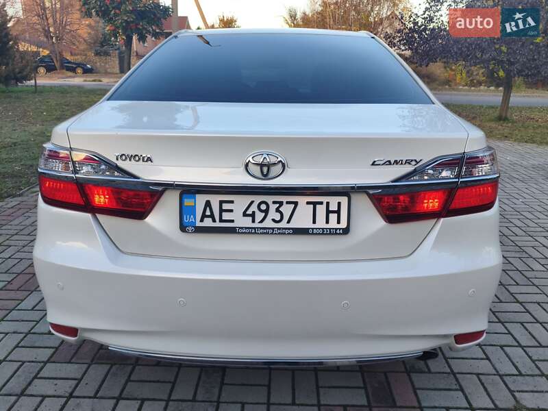 Седан Toyota Camry 2017 в Запорожье