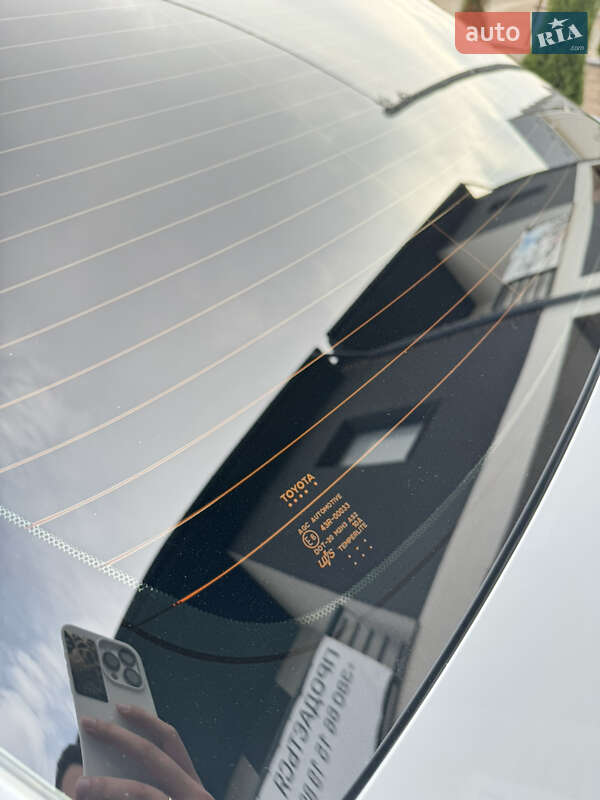 Седан Toyota Camry 2017 в Чернівцях