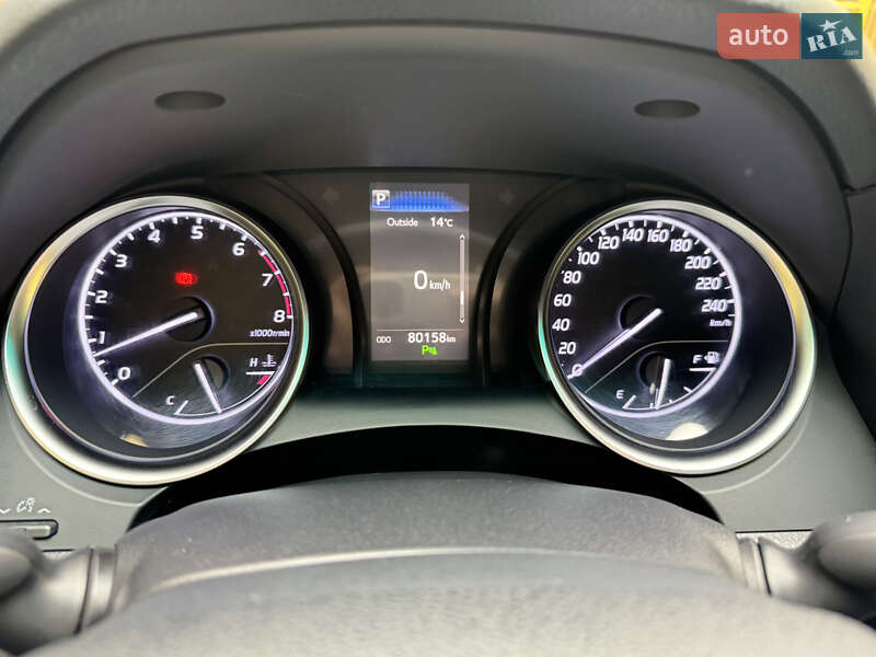 Седан Toyota Camry 2017 в Чернівцях