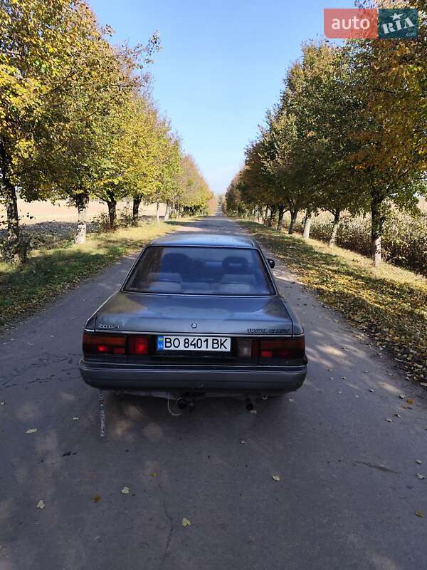 Седан Toyota Camry 1989 в Рівному