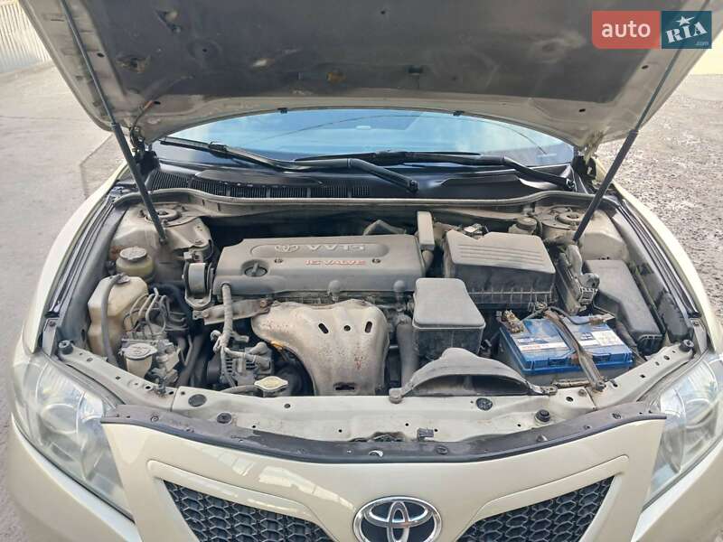 Седан Toyota Camry 2007 в Ровно