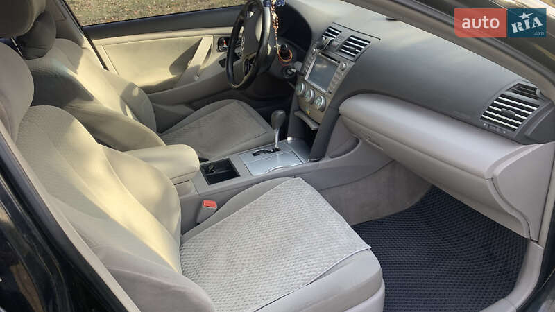 Седан Toyota Camry 2006 в Монастириській