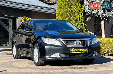 Седан Toyota Camry 2014 в Львове