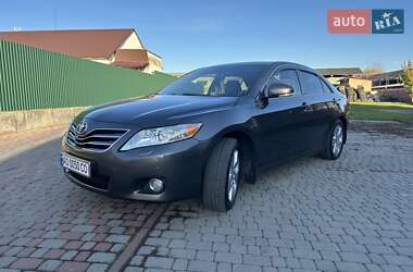 Седан Toyota Camry 2010 в Иршаве