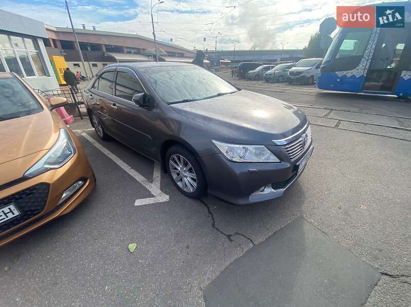 Седан Toyota Camry 2013 в Києві фото 10 Седан Toyota Camry 2013 в Києві
