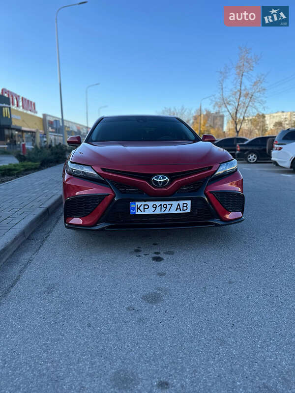 Седан Toyota Camry 2021 в Запорожье