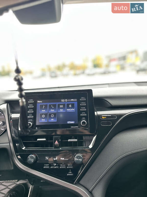 Седан Toyota Camry 2021 в Запорожье