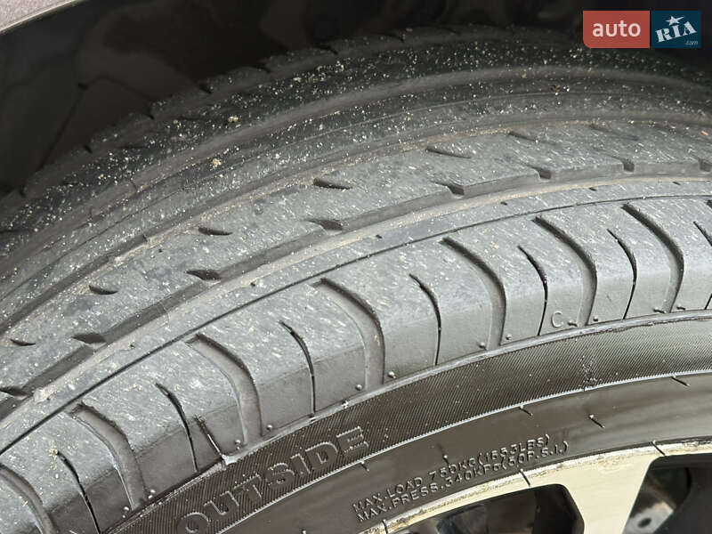 Седан Toyota Camry 2018 в Києві фото 24 Седан Toyota Camry 2018 в Києві