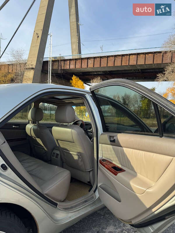 Седан Toyota Camry 2005 в Киеве