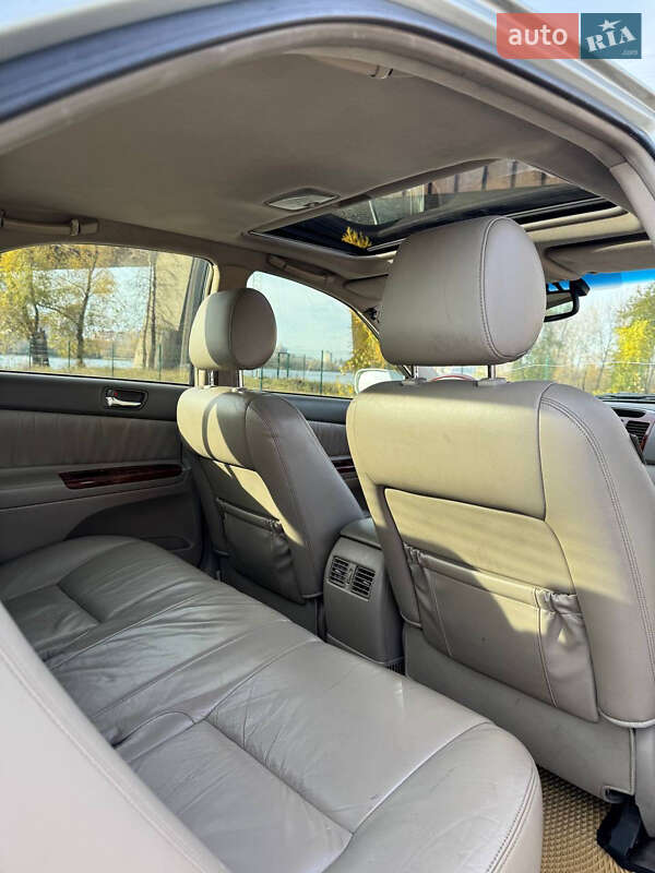 Седан Toyota Camry 2005 в Киеве