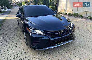Седан Toyota Camry 2017 в Києві