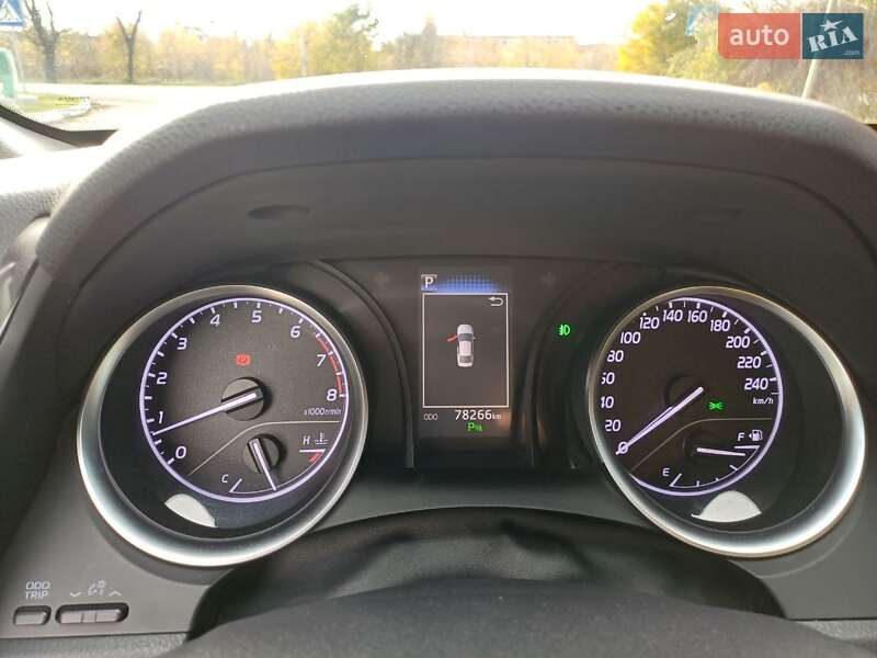 Седан Toyota Camry 2020 в Павлограде