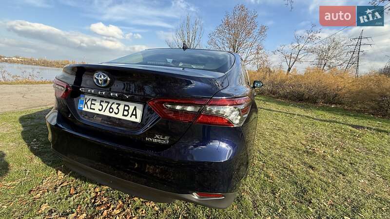 Седан Toyota Camry 2021 в Днепре