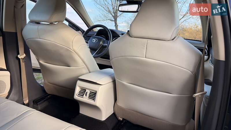 Седан Toyota Camry 2021 в Днепре