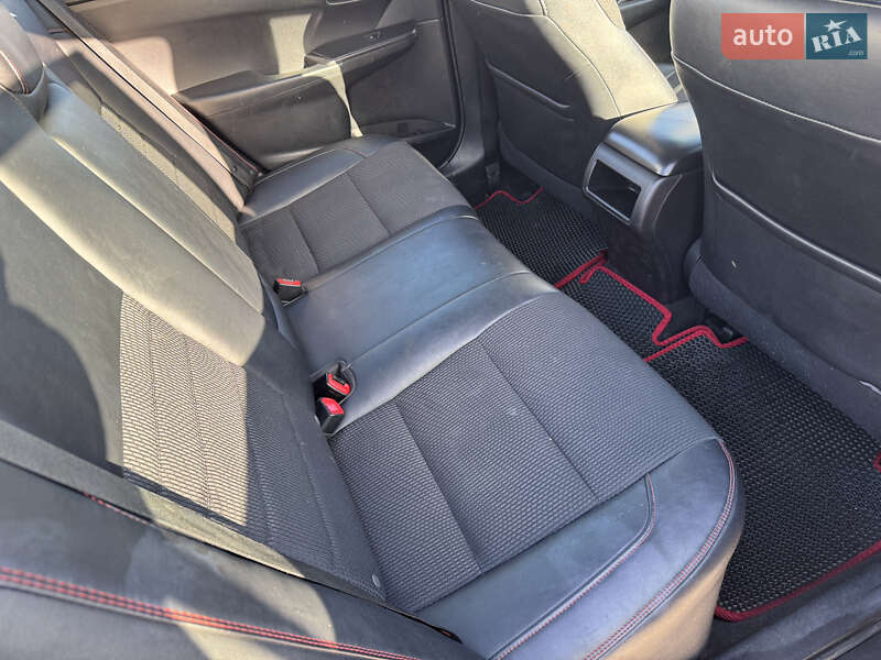 Седан Toyota Camry 2016 в Киеве фото 32 Седан Toyota Camry 2016 в Киеве