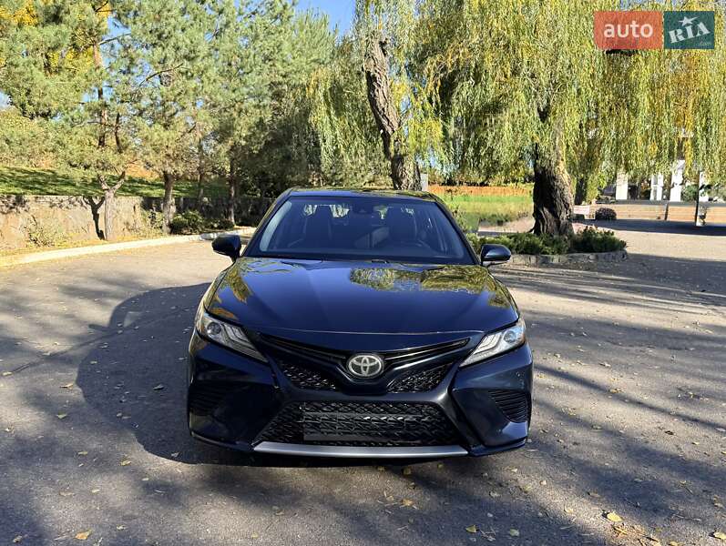 Седан Toyota Camry 2017 в Кременчуці