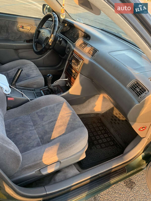 Седан Toyota Camry 1998 в Киеве фото 10 Седан Toyota Camry 1998 в Киеве