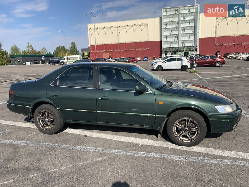 Седан Toyota Camry 1998 в Киеве фото 4 Седан Toyota Camry 1998 в Киеве