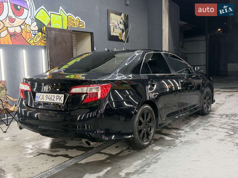 Седан Toyota Camry 2014 в Киеве фото 16 Седан Toyota Camry 2014 в Киеве