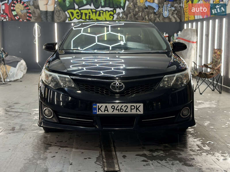Седан Toyota Camry 2014 в Киеве фото 19 Седан Toyota Camry 2014 в Киеве