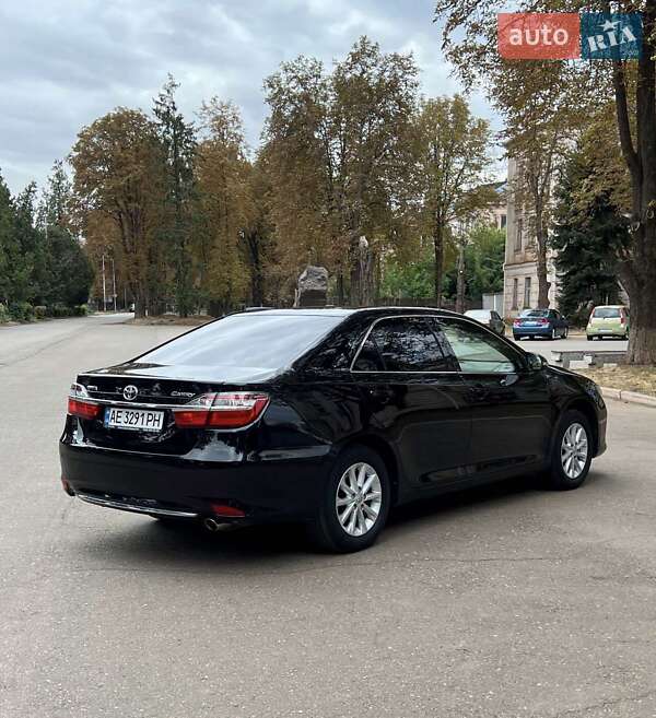 Седан Toyota Camry 2017 в Кривом Роге