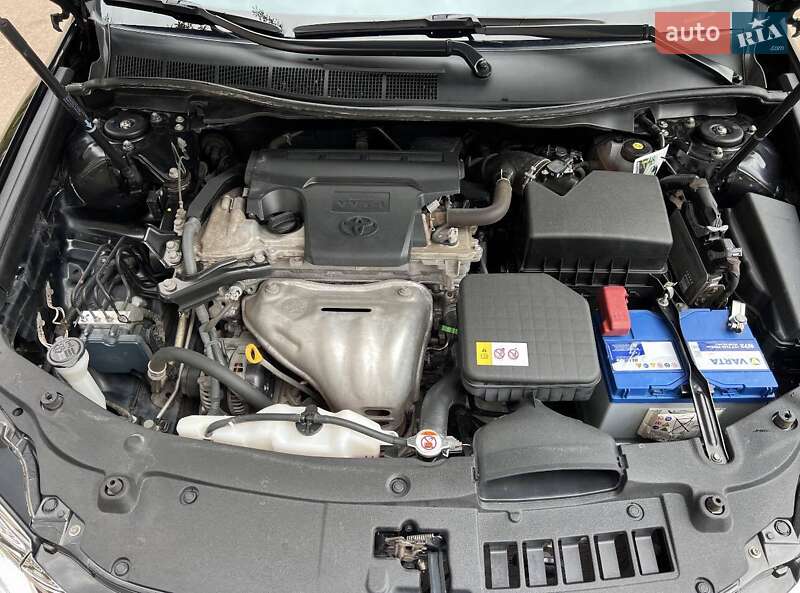 Седан Toyota Camry 2017 в Кривом Роге