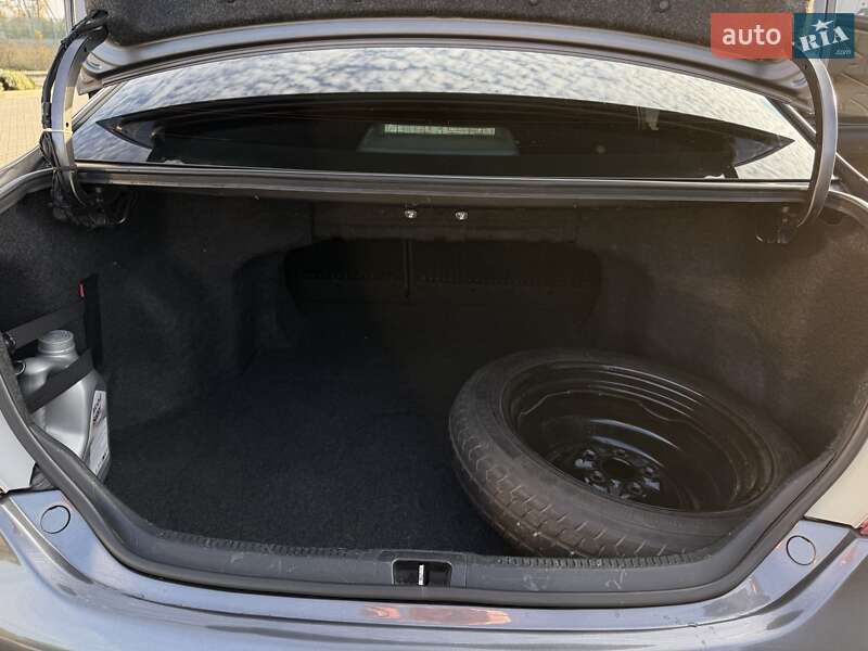 Седан Toyota Camry 2013 в Харькове