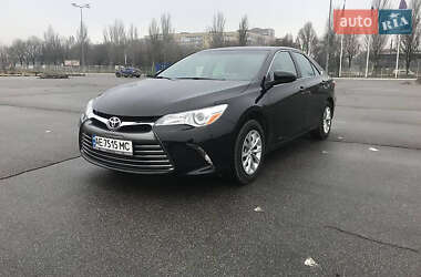 Седан Toyota Camry 2017 в Киеве