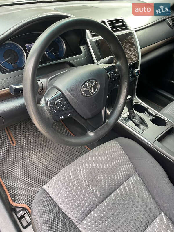Седан Toyota Camry 2015 в Києві
