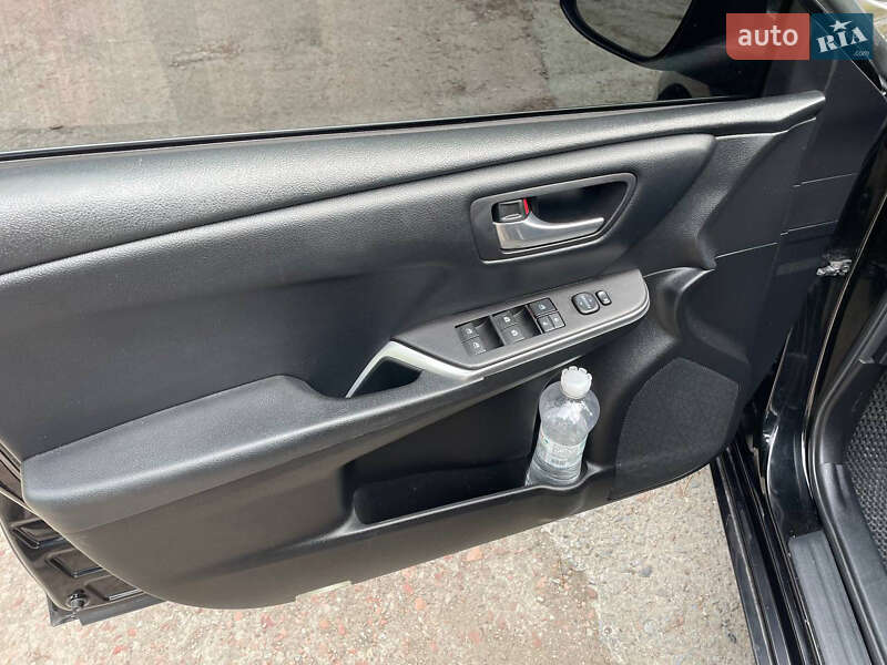 Седан Toyota Camry 2015 в Києві