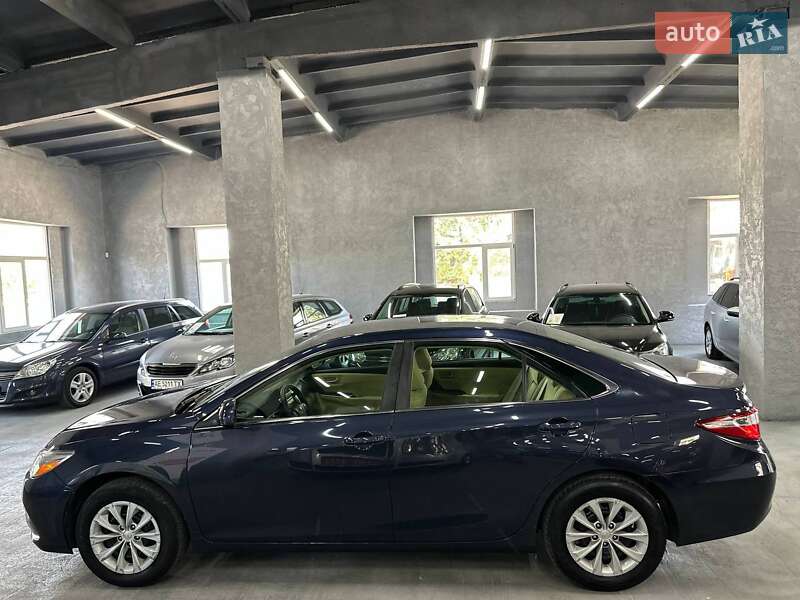 Седан Toyota Camry 2015 в Кам'янському