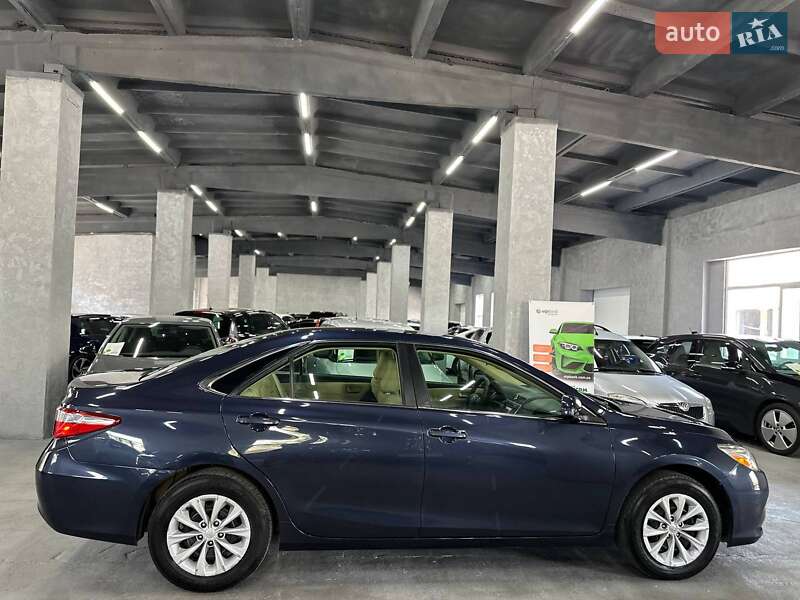Седан Toyota Camry 2015 в Кам'янському