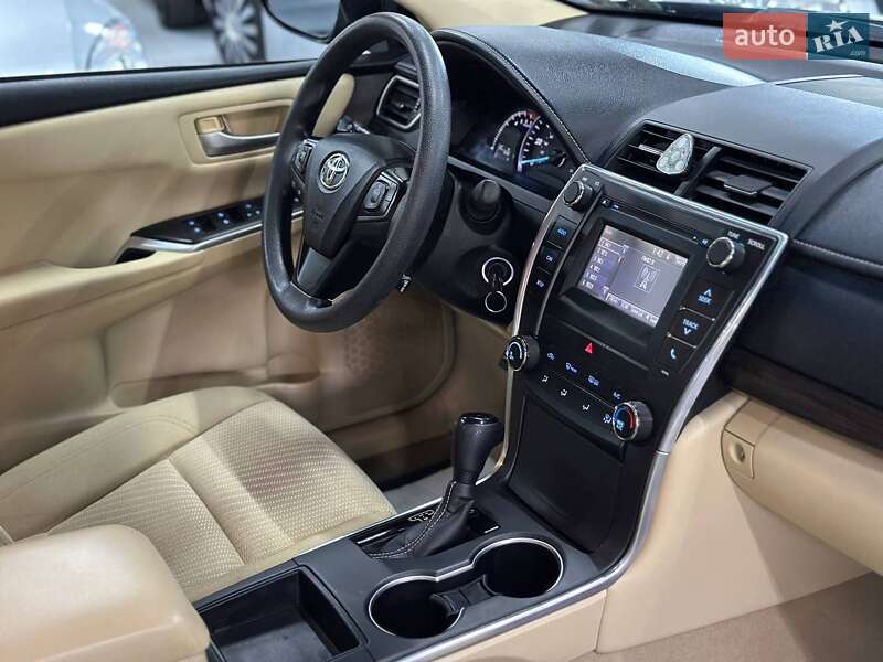 Седан Toyota Camry 2015 в Кам'янському