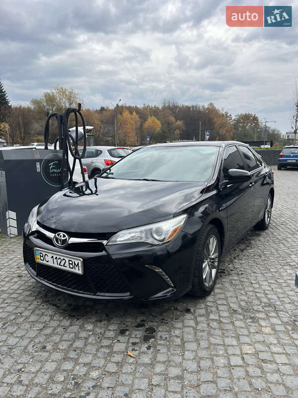 Седан Toyota Camry 2017 в Львове