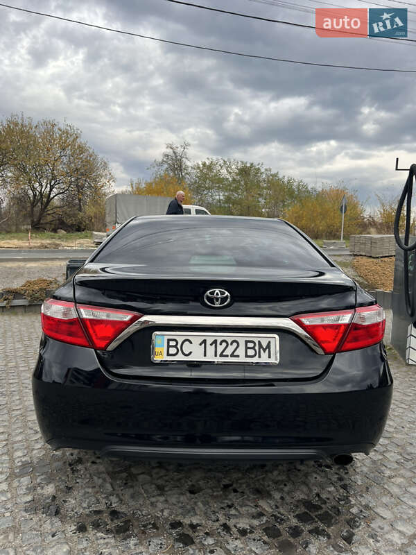 Седан Toyota Camry 2017 в Львове
