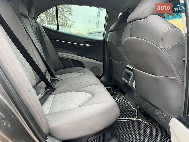 Седан Toyota Camry 2018 в Полтаві